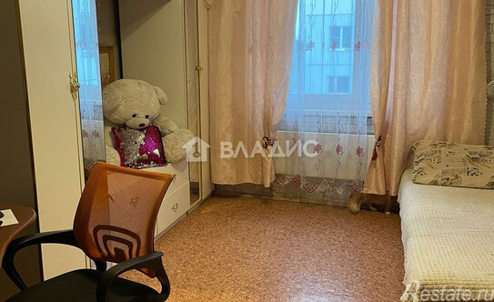 Продажа 4-комн квартиры на вторичном рынке улица Брусилова,  д. 21