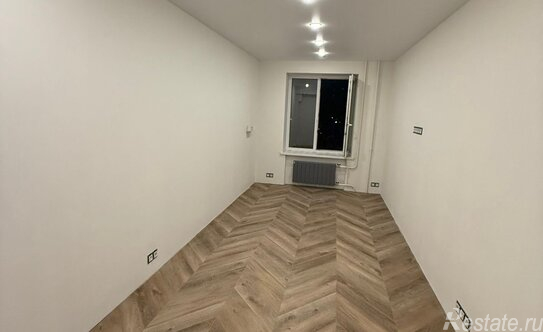 Продажа 3-комн квартиры на вторичном рынке ул Знаменская,  д. 19