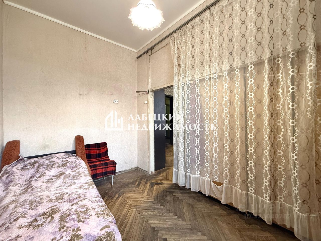 Продажа 4-комн квартиры на вторичном рынке Тамбовская улица, 35