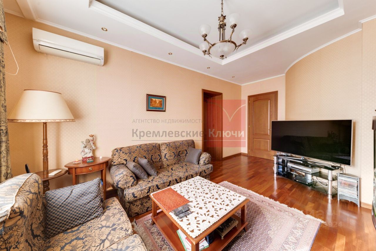 Продажа 4-комн квартиры на вторичном рынке улица Земляной Вал, 46