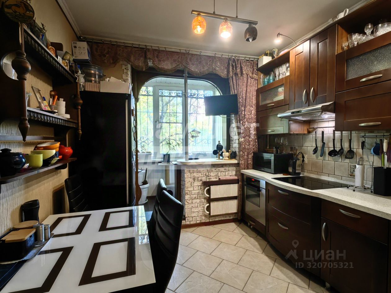 Продажа 4-комн квартиры на вторичном рынке Паромная улица, 7К2