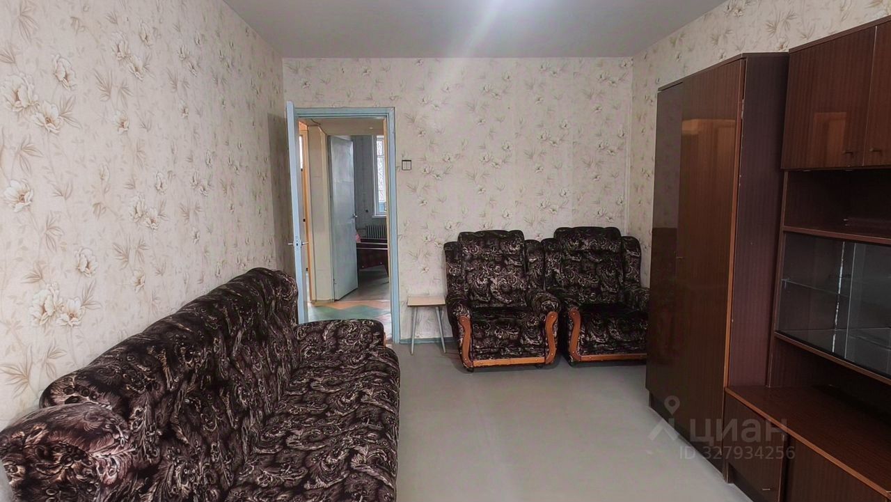 Продажа 2-комн квартиры на вторичном рынке Сосновый Бор, Молодежная улица, 3