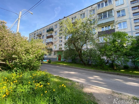 Продажа 2-комн квартиры на вторичном рынке Добровольцев ул,  д. 44