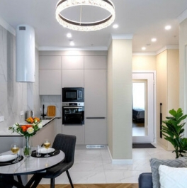 Продажа 2-комн квартиры на вторичном рынке улица Академика Королёва,  д. 13