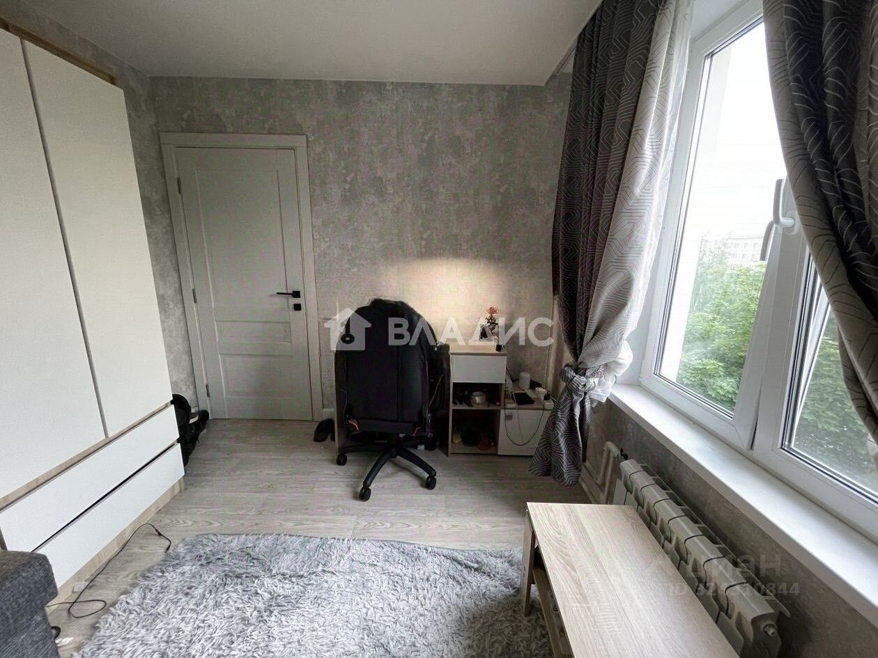 Продажа 4-комн квартиры на вторичном рынке улица Паустовского, 3
