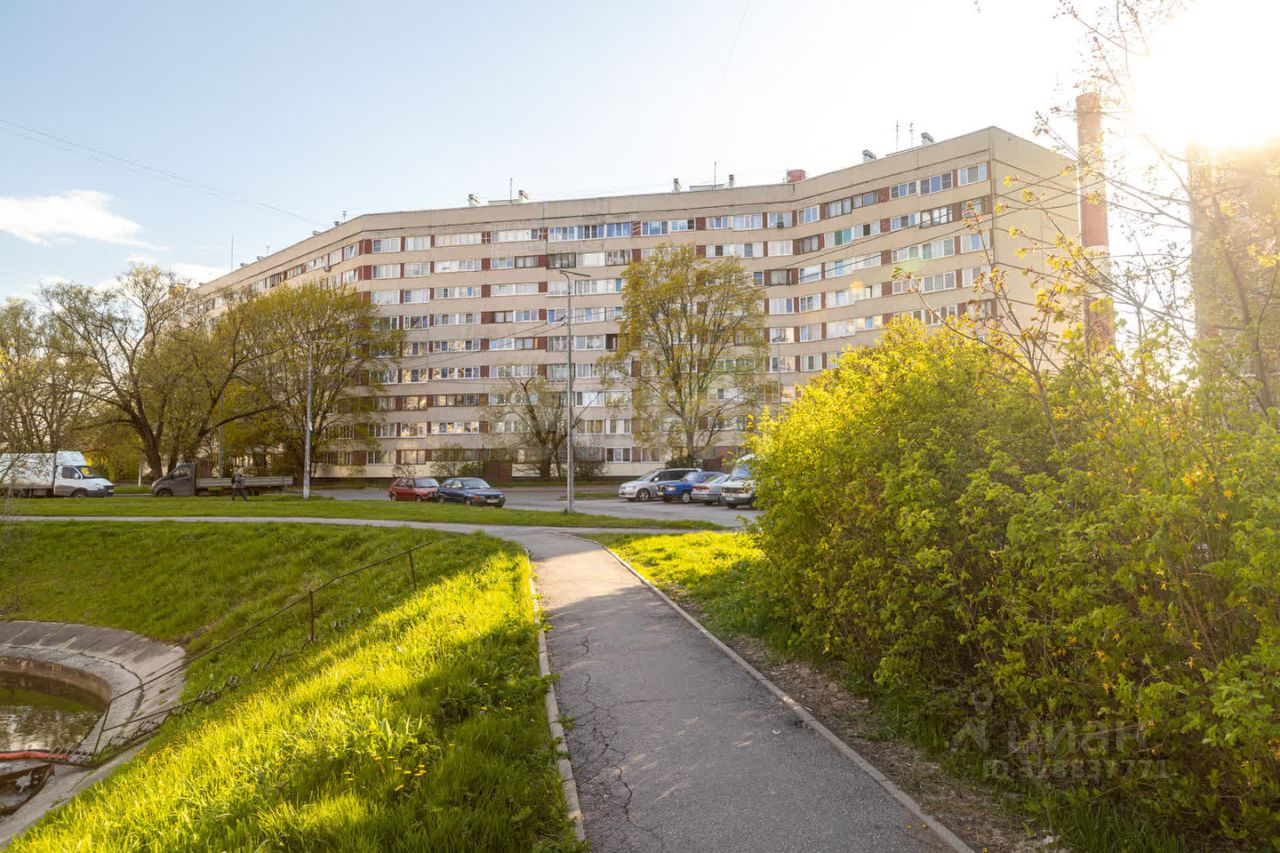 Продажа 2-комн квартиры на вторичном рынке улица Пионерстроя, 19К2