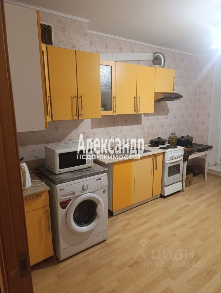 Продажа 3-комн квартиры на вторичном рынке Красное Село, улица Спирина, 1к1
