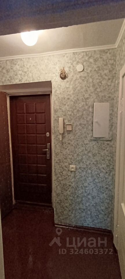 Продажа 3-комн квартиры на вторичном рынке Кириши, улица Мира, 3