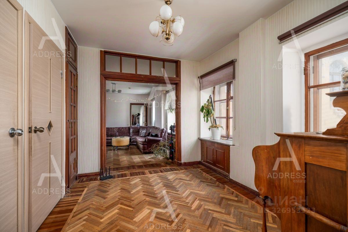 Продажа 3-комн квартиры на вторичном рынке Озерной переулок, 5
