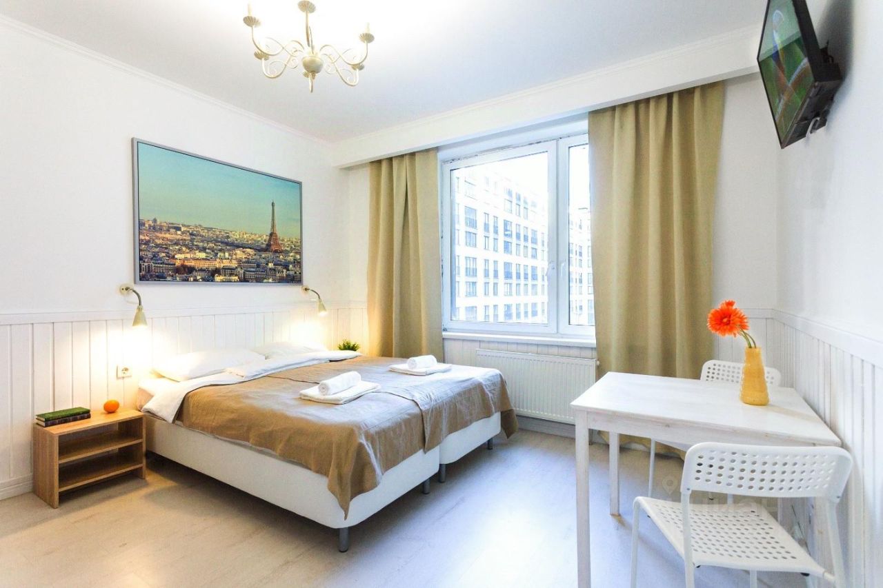 Продажа 4-комн квартиры на вторичном рынке Кременчугская улица, 9К1