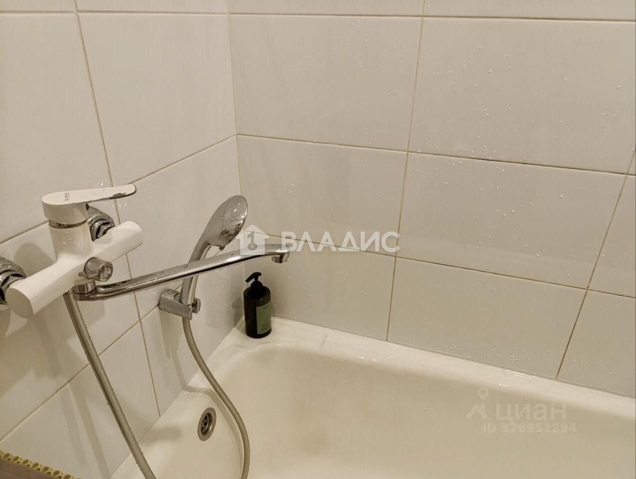 Продажа 2-комн квартиры на вторичном рынке улица Амундсена,  д. 11