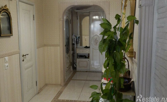 Продажа 2-комн квартиры на вторичном рынке улица Маршала Захарова,  д. 14 к2