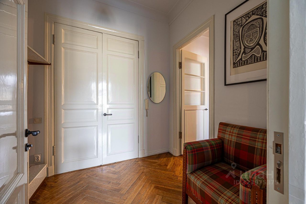 Продажа 5-комн квартиры на вторичном рынке Большая Монетная улица, 21/9