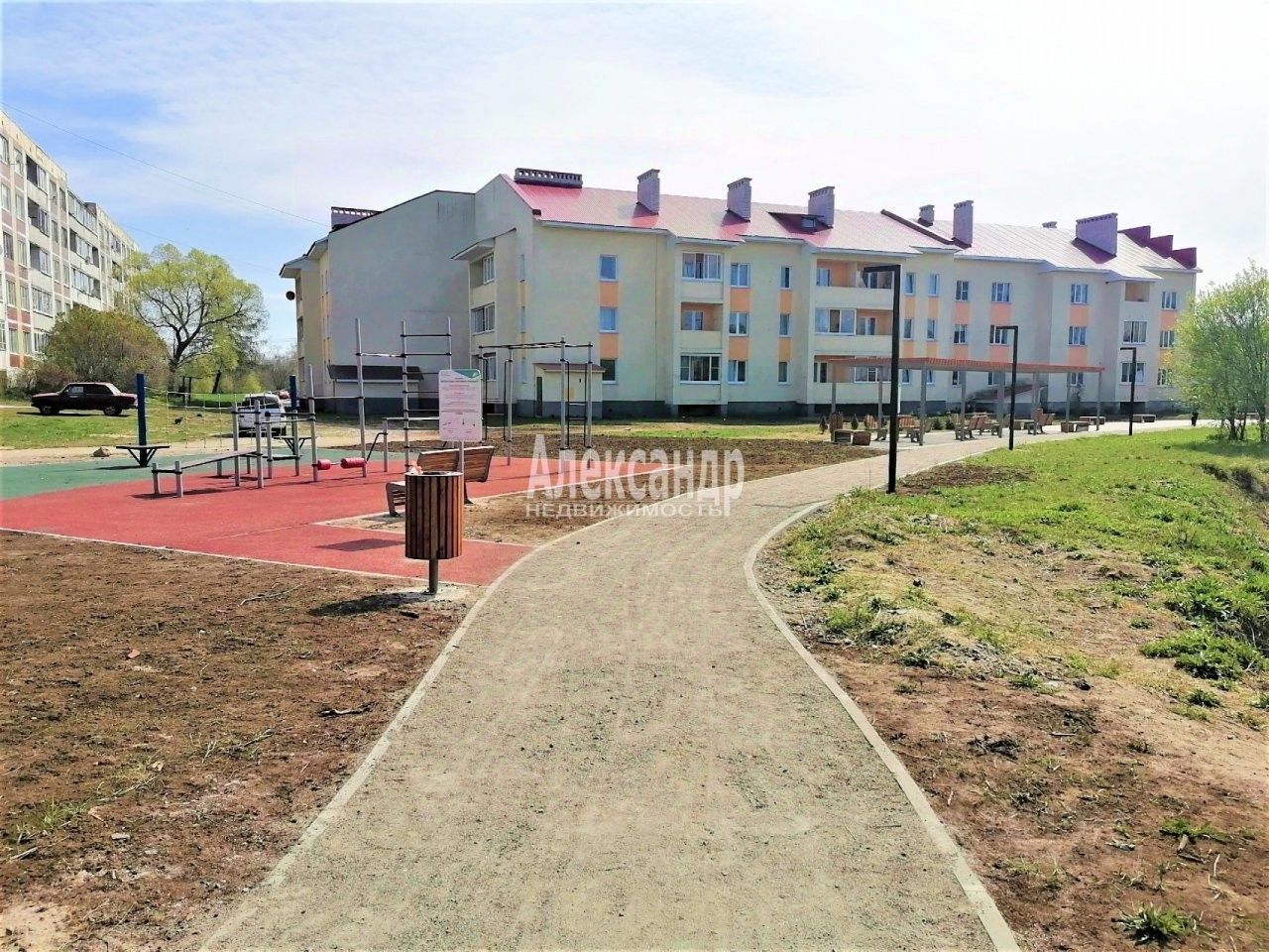 Продажа 2-комн квартиры на вторичном рынке пос. Запорожское, улица Советская, 28