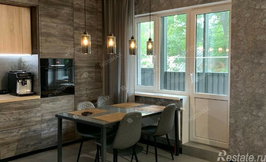 Аренда 3-комн квартиры на вторичном рынке ул Днепропетровская,  д. 37