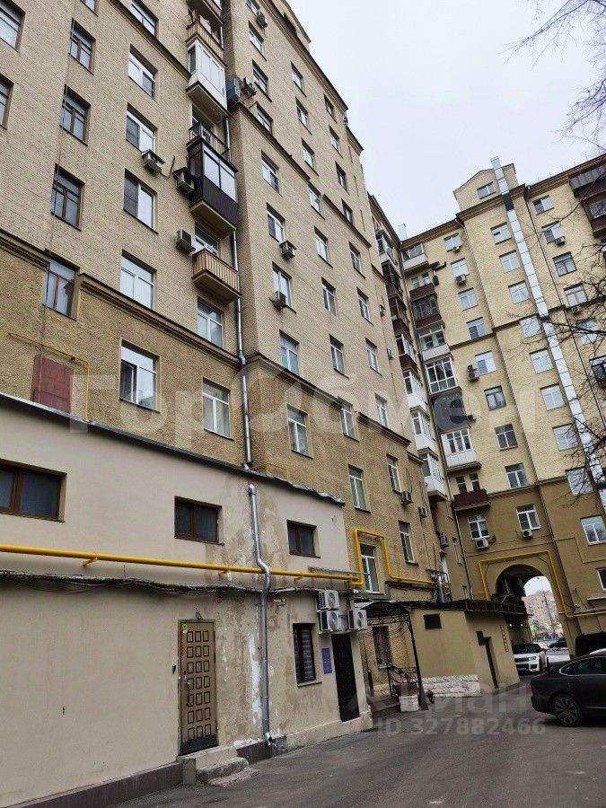 Продажа 3-комн квартиры на вторичном рынке Глубокий переулок, 1/2