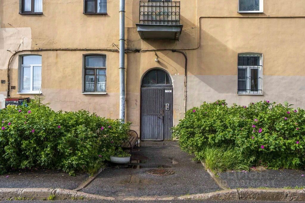 Продажа комнаты Малоохтинский проспект, 10