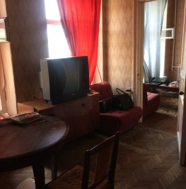 Продажа 4-комн квартиры на вторичном рынке 19-я линия,  д. 8