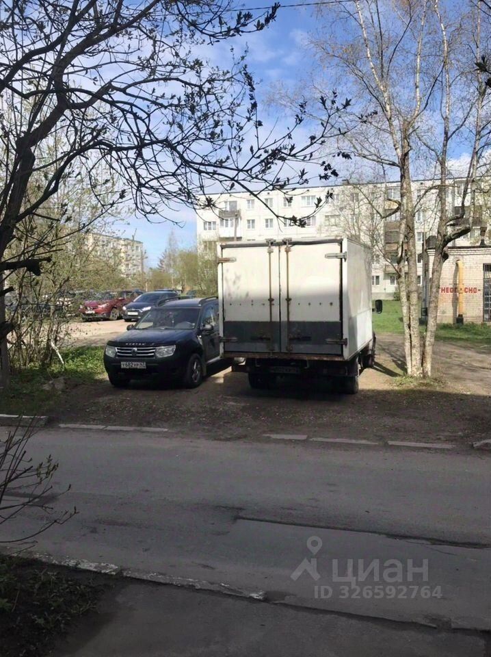 Продажа 3-комн квартиры на вторичном рынке Коммунар г., улица Пионерская, 19