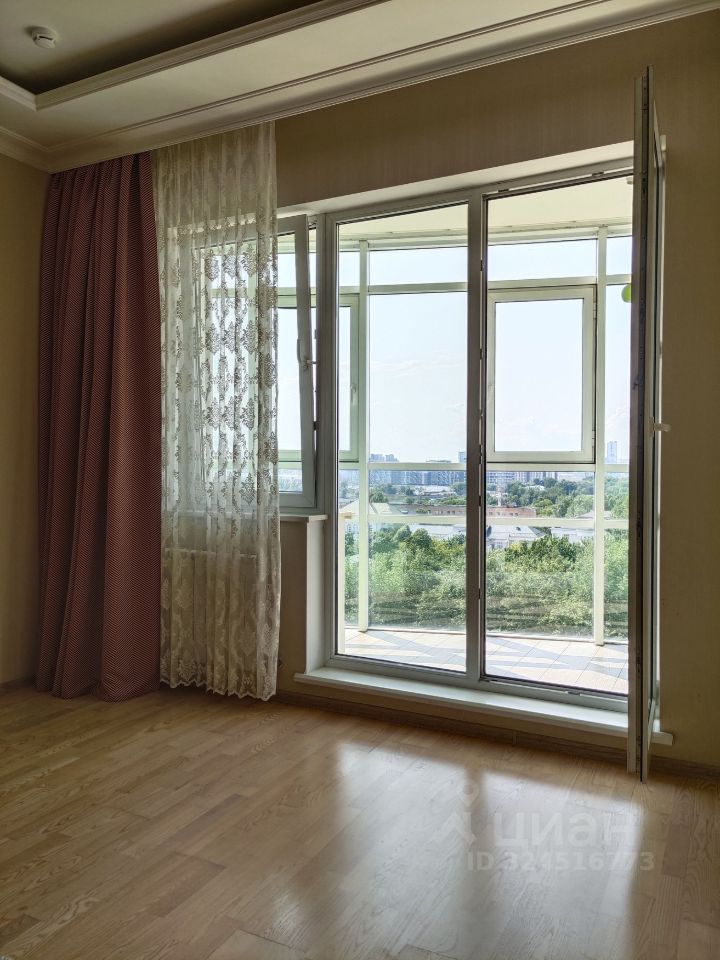 Продажа 3-комн квартиры на вторичном рынке Сосновая аллея,  д. 1