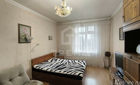 Продажа 2-комн квартиры на вторичном рынке улица Стахановцев,  д. 4