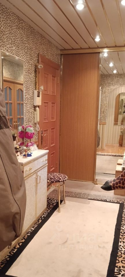 Продажа 3-комн квартиры на вторичном рынке Челюскинская улица, 2