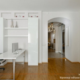 Продажа 3-комн квартиры на вторичном рынке улица Моисеенко,  д. 3/14