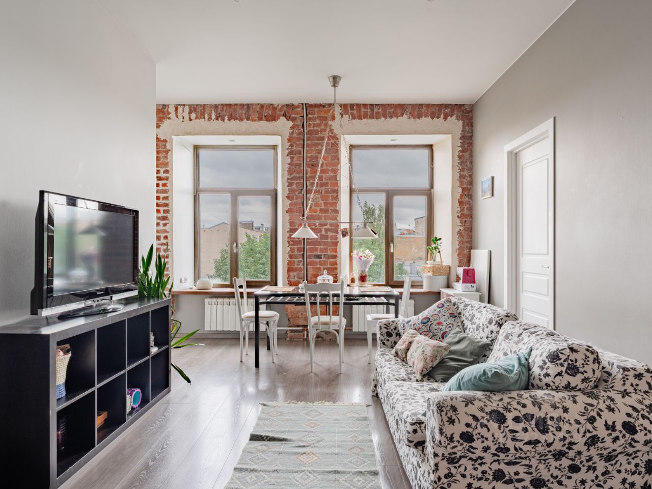 Продажа 2-комн квартиры на вторичном рынке Литейный проспект, 15