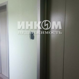 Продажа 3-комн квартиры на вторичном рынке Изюмская улица,  д. 22