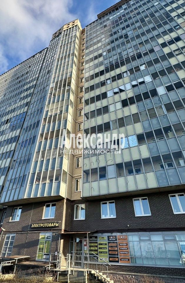 Продажа 1-комн квартиры на вторичном рынке Кировск, Набережная улица, 19