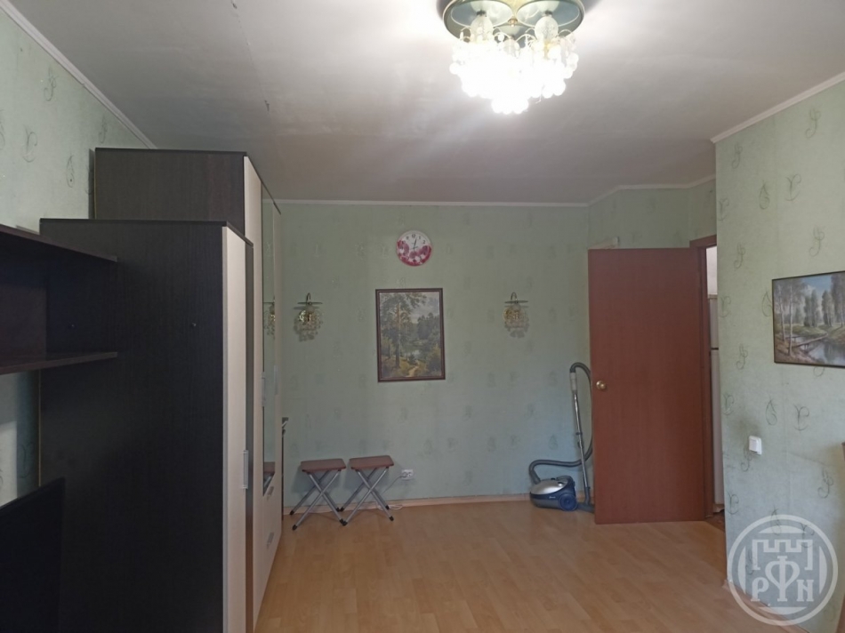 Продажа 2-комн квартиры на вторичном рынке Петергоф г., Жарновецкого ул. ,  д. 6