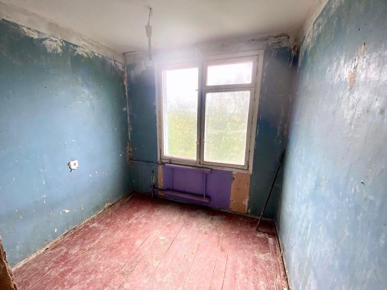 Продажа 4-комн квартиры на вторичном рынке Пикалево г., улица Спортивная, 8