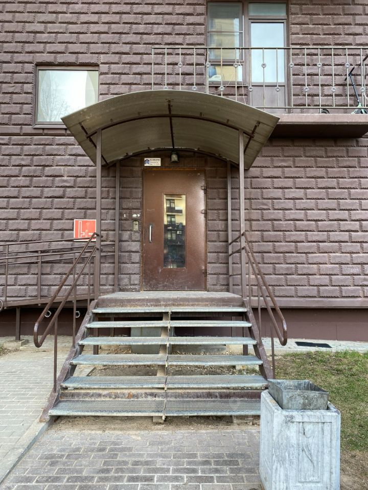 Продажа 2-комн квартиры на вторичном рынке Лобня, Окружная улица, 11к4