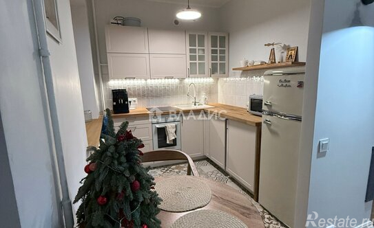 Продажа 2-комн квартиры на вторичном рынке улица Народного Ополчения,  д. 52 к2