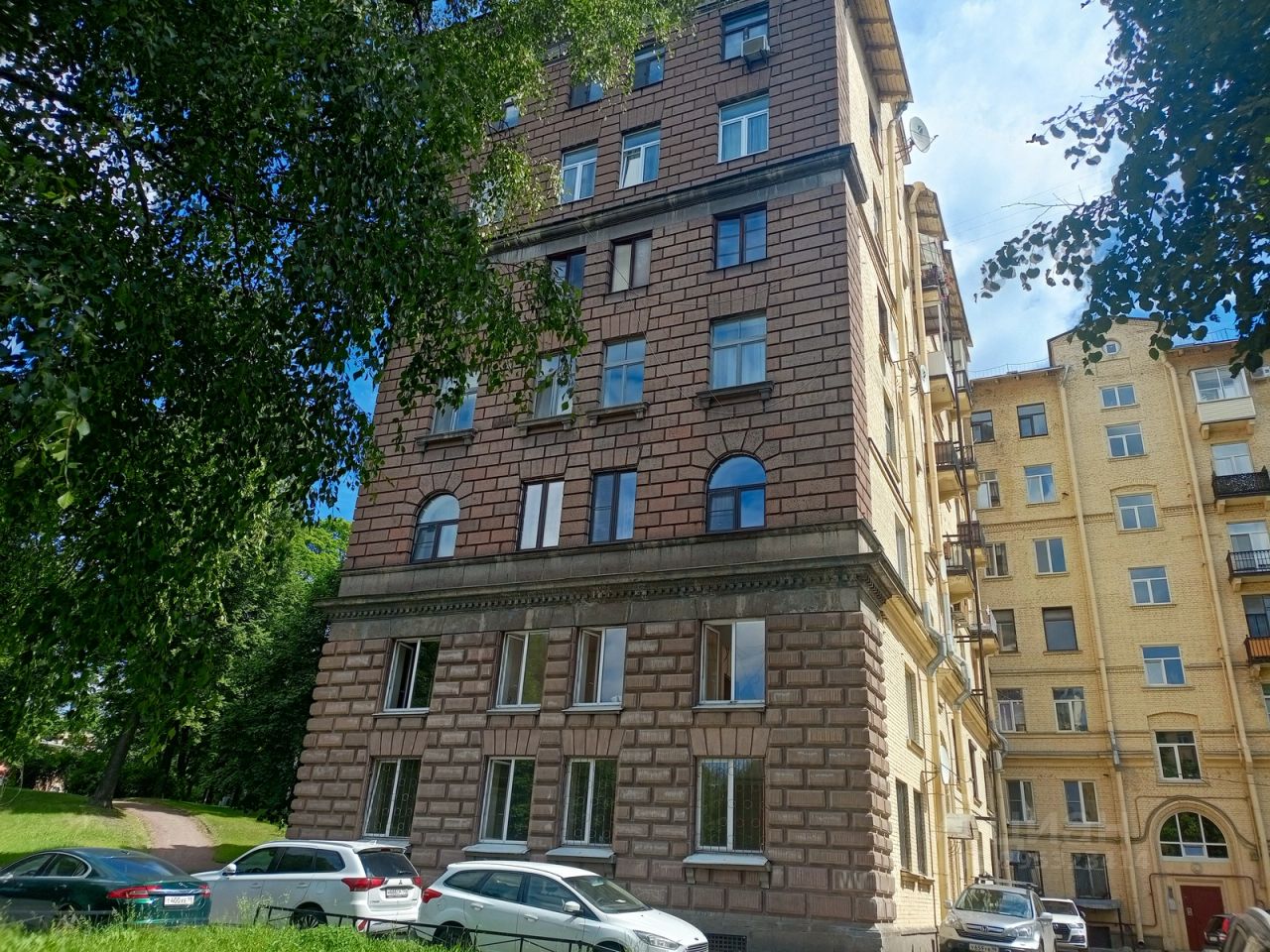 Продажа 3-комн квартиры на вторичном рынке Большой Сампсониевский проспект, 108