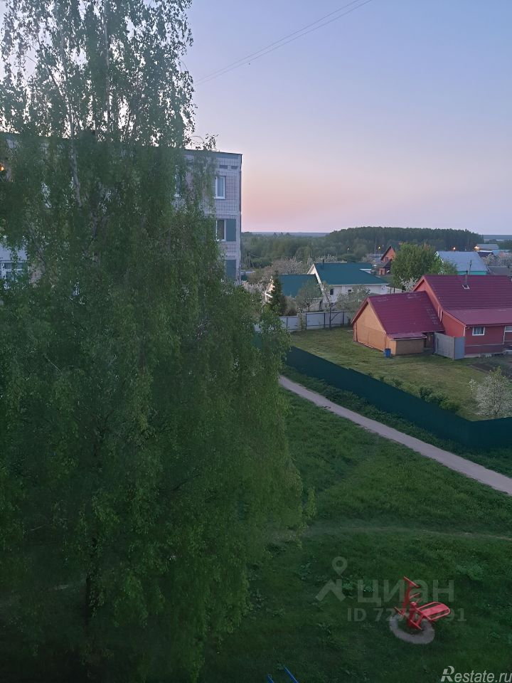 Продажа 2-комн квартиры на вторичном рынке Константиново, Октябрьская улица,  д. 9