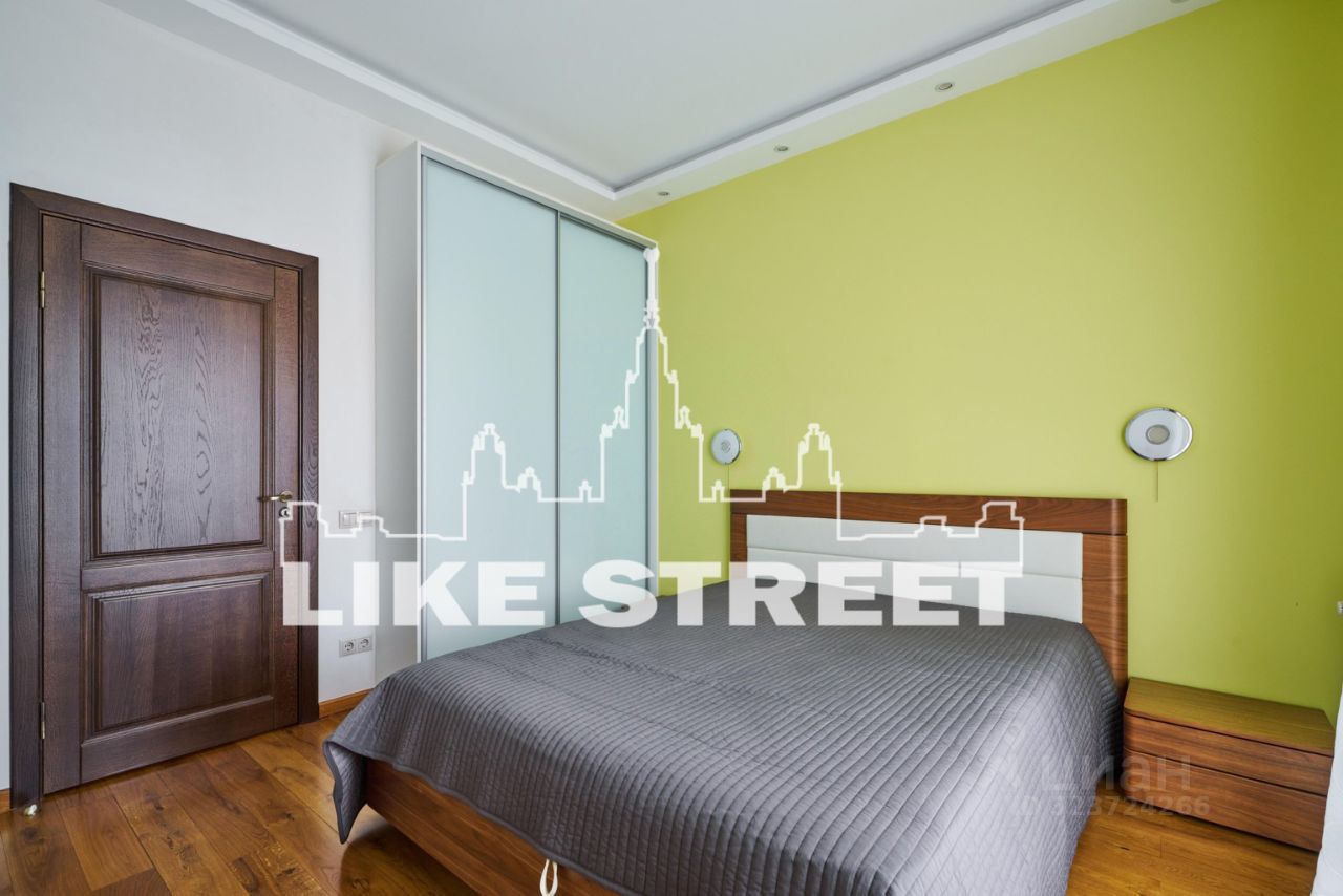 Продажа 3-комн квартиры на вторичном рынке улица 1-я Машиностроения, 10