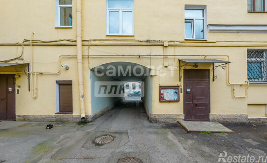 Продажа 5-комн квартиры на вторичном рынке Средний пр-кт,  д. 3/15