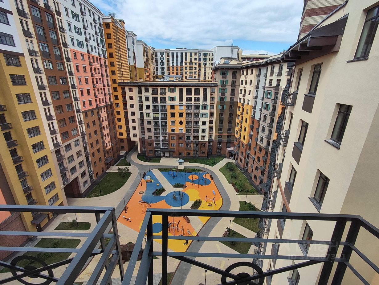 Продажа 4-комн квартиры на вторичном рынке пос. Развилка, проезд Римский, 13