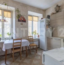 Продажа 4-комн квартиры на вторичном рынке Псковская улица,  д. 30-32