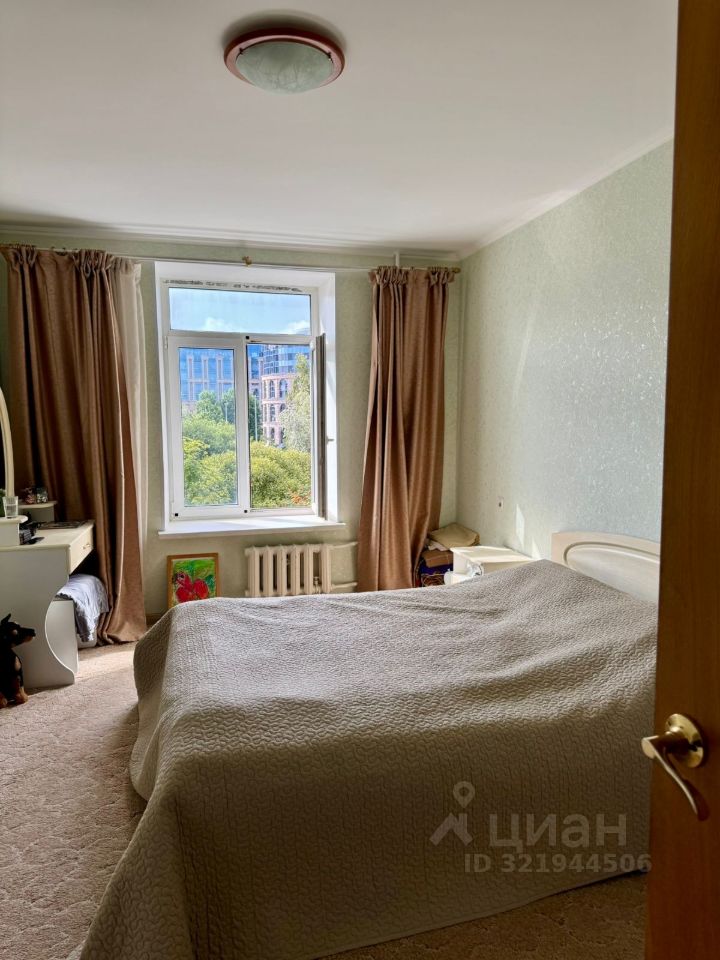 Продажа 3-комн квартиры на вторичном рынке улица Жуковского, 41