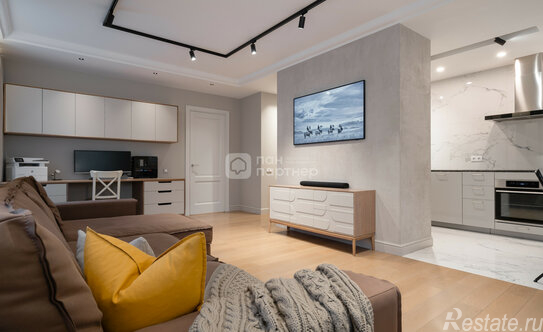 Продажа 3-комн квартиры на вторичном рынке Комендантский пр-кт