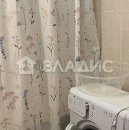 Продажа 1-комн квартиры на вторичном рынке проезд Дежнёва,  д. 25 к1