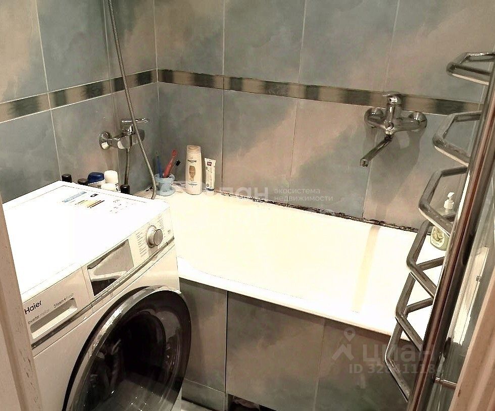 Продажа 3-комн квартиры на вторичном рынке улица Добровольцев, 38