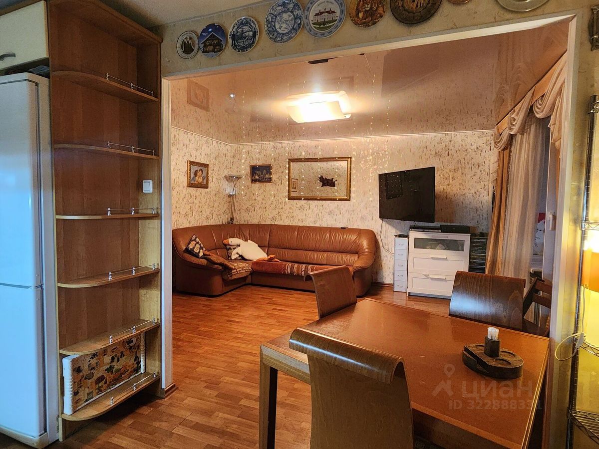 Продажа 3-комн квартиры на вторичном рынке Взлетная улица, 13
