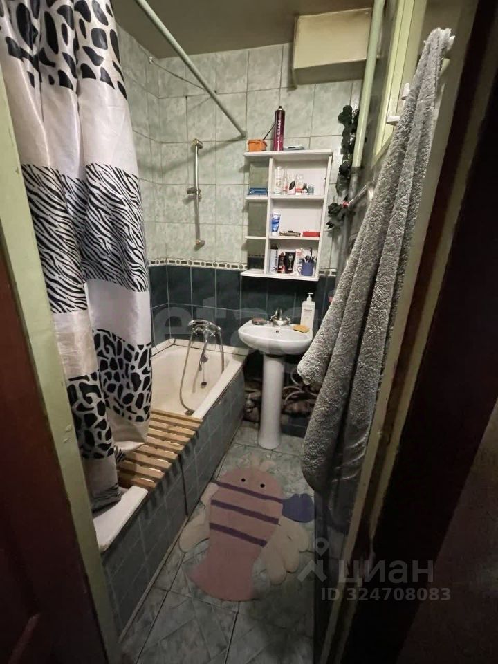 Продажа 3-комн квартиры на вторичном рынке улица Молостовых, 11К2