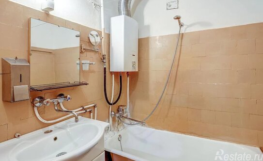 Продажа 2-комн квартиры на вторичном рынке улица Маринеско,  д. 9