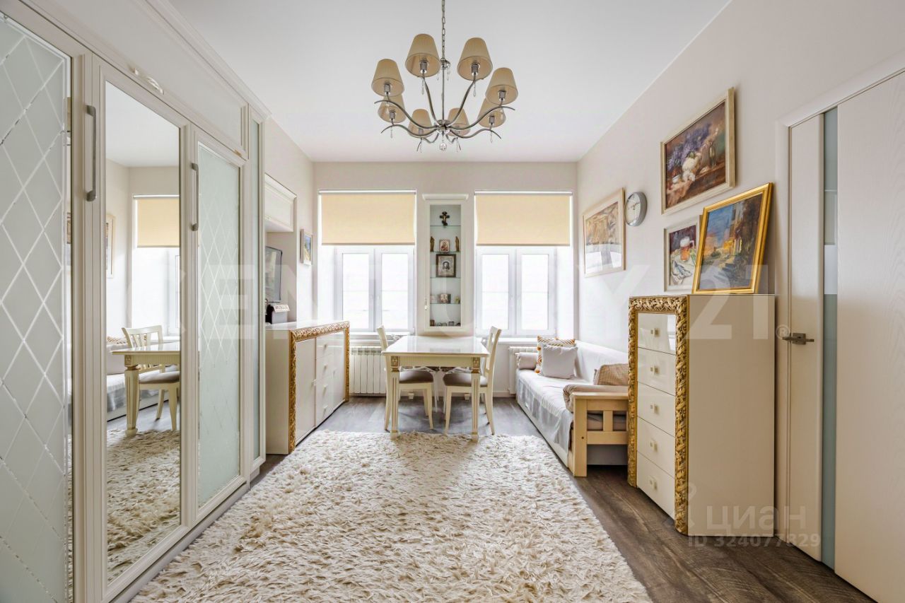 Продажа 1-комн квартиры на вторичном рынке Витебская улица, 19