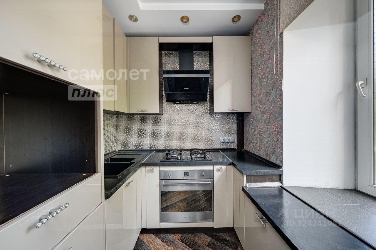 Продажа 3-комн квартиры на вторичном рынке Королев, улица Коминтерна, 1/15