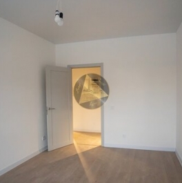 Продажа 3-комн квартиры на вторичном рынке Лиговский пр-кт,  д. 242